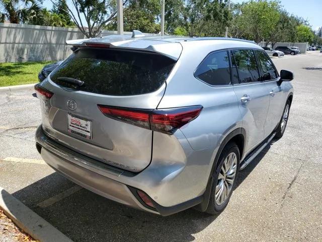 used 2022 Toyota Highlander car, priced at $43,985