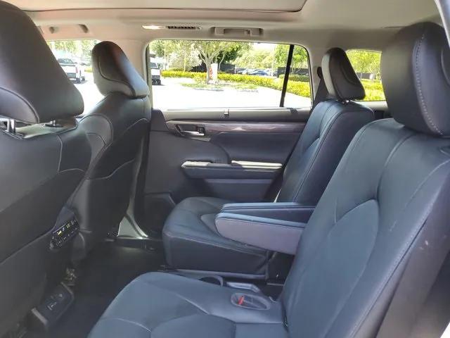 used 2022 Toyota Highlander car, priced at $41,895