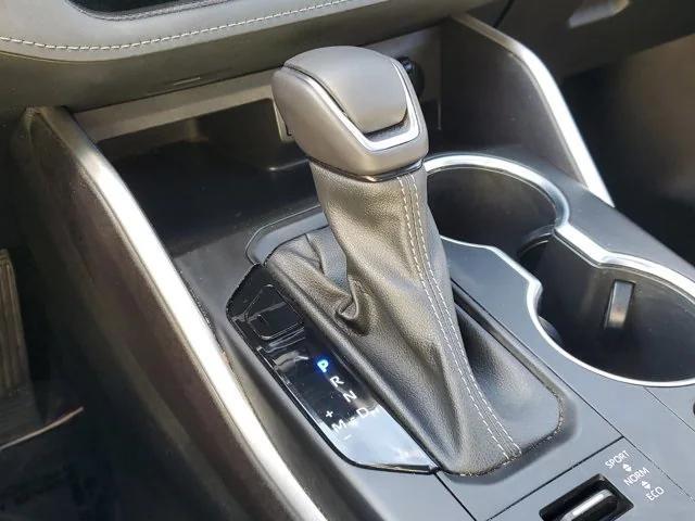 used 2022 Toyota Highlander car, priced at $32,996