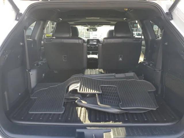 used 2022 Toyota Highlander car, priced at $32,996