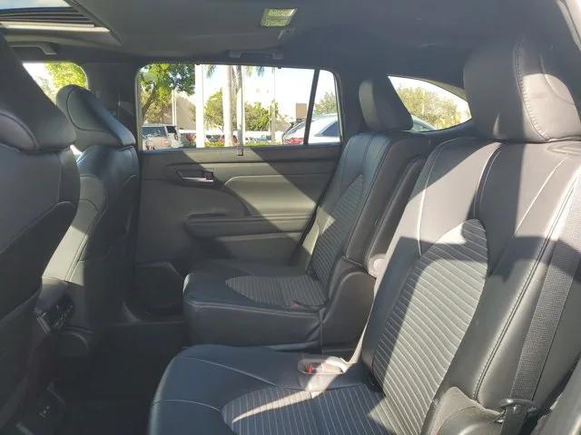 used 2022 Toyota Highlander car, priced at $32,996