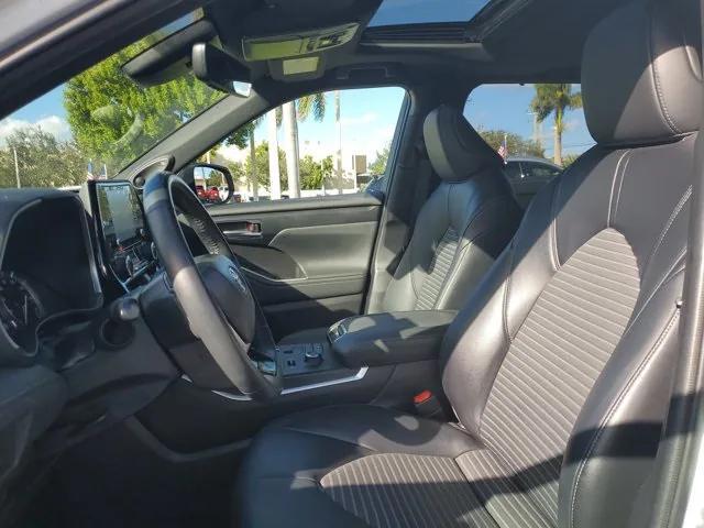 used 2022 Toyota Highlander car, priced at $32,996