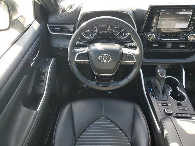 used 2022 Toyota Highlander car, priced at $32,996