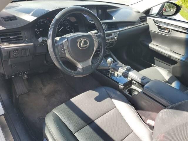 used 2015 Lexus ES 350 car, priced at $15,995