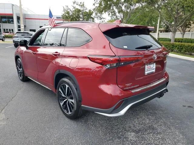 used 2022 Toyota Highlander car, priced at $35,595