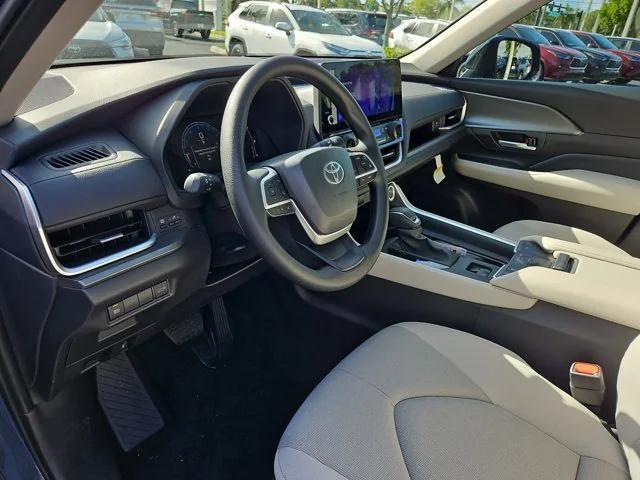 new 2025 Toyota Highlander car, priced at $43,957