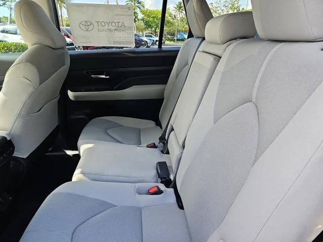 new 2025 Toyota Highlander car, priced at $43,957