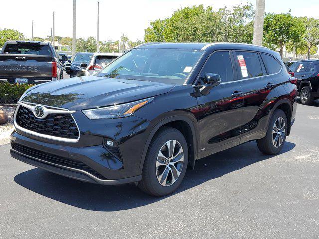 new 2025 Toyota Highlander Hybrid car, priced at $48,065