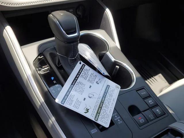 new 2025 Toyota Highlander Hybrid car, priced at $48,065