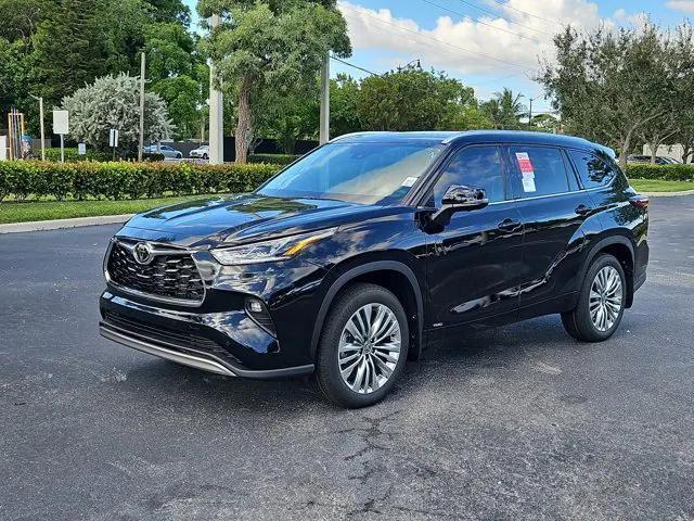 new 2025 Toyota Highlander Hybrid car, priced at $53,765