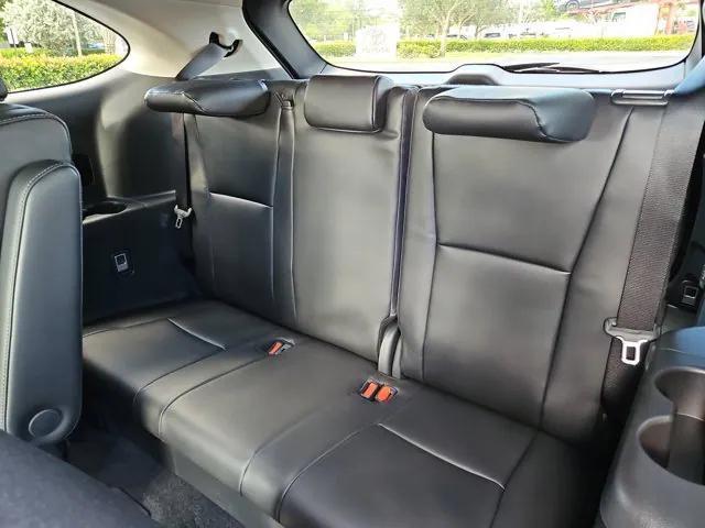 new 2025 Toyota Highlander Hybrid car, priced at $53,765