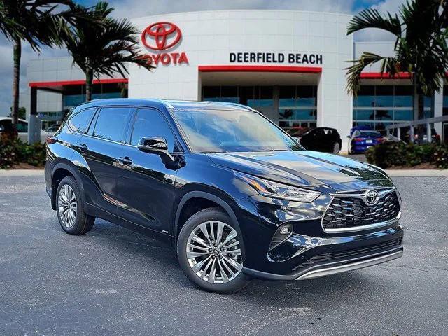 new 2025 Toyota Highlander Hybrid car, priced at $53,765