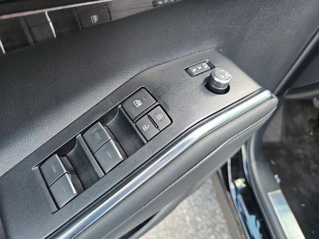 new 2025 Toyota Highlander Hybrid car, priced at $53,765