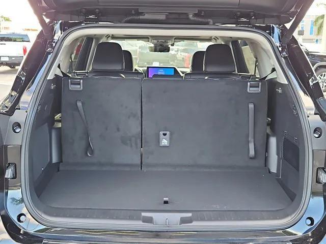 new 2025 Toyota Highlander Hybrid car, priced at $53,765