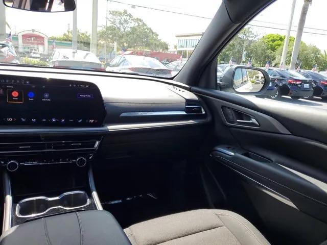 used 2024 Chevrolet Traverse car, priced at $39,295