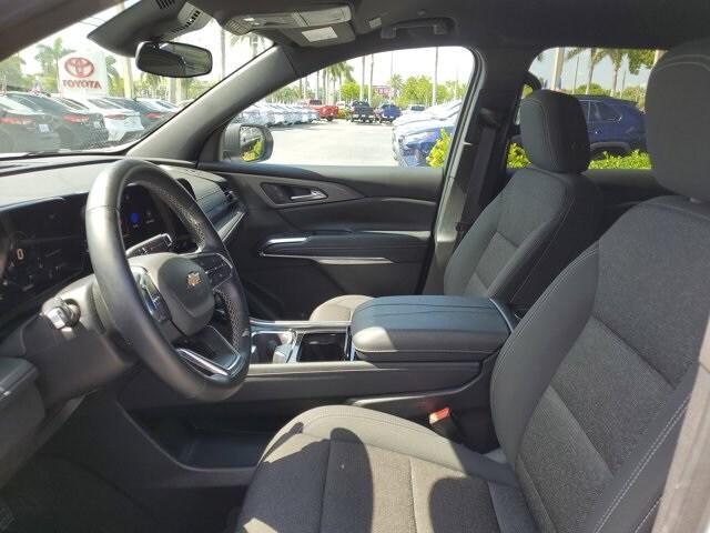 used 2024 Chevrolet Traverse car, priced at $39,295