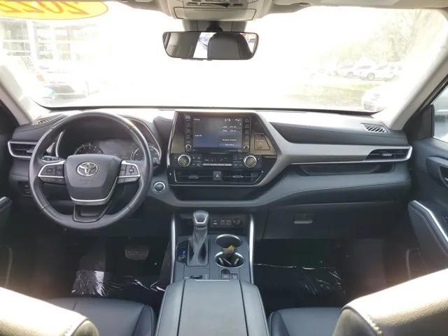 used 2022 Toyota Highlander car, priced at $33,957