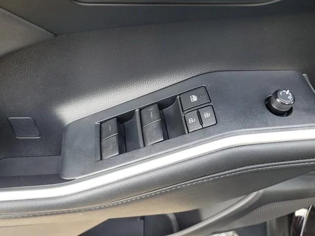 used 2022 Toyota Highlander car, priced at $33,957