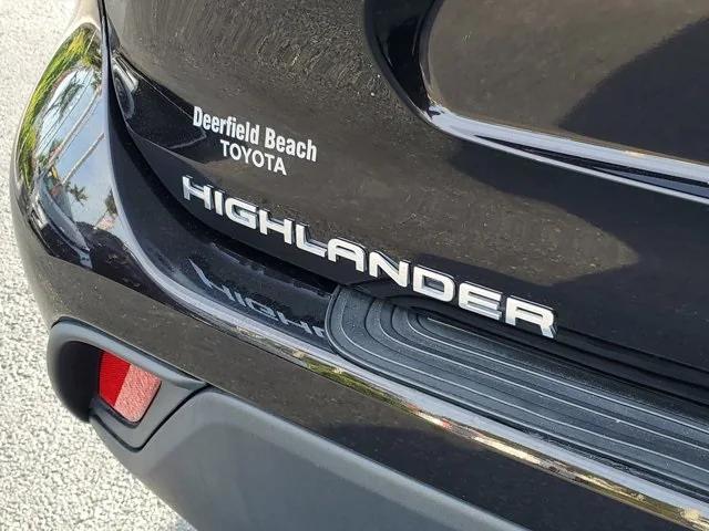 used 2022 Toyota Highlander car, priced at $33,957