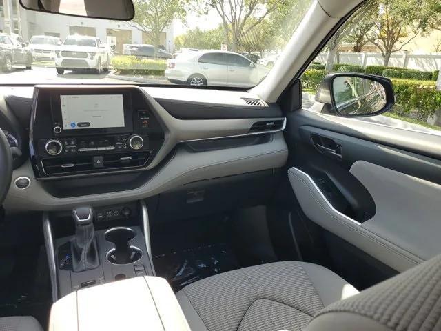 used 2024 Toyota Highlander car, priced at $38,795
