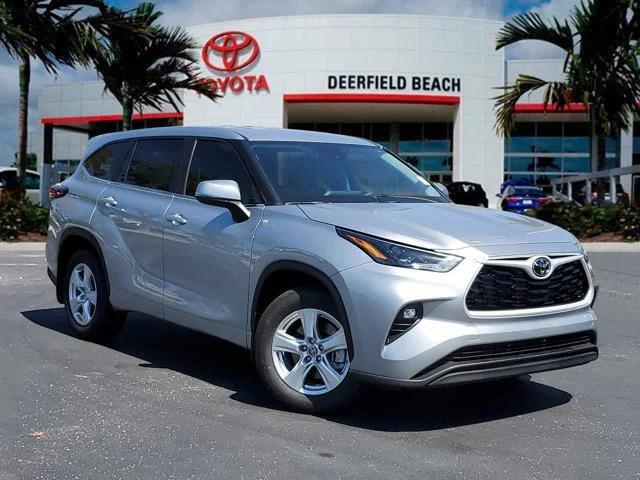 new 2025 Toyota Highlander car, priced at $42,418