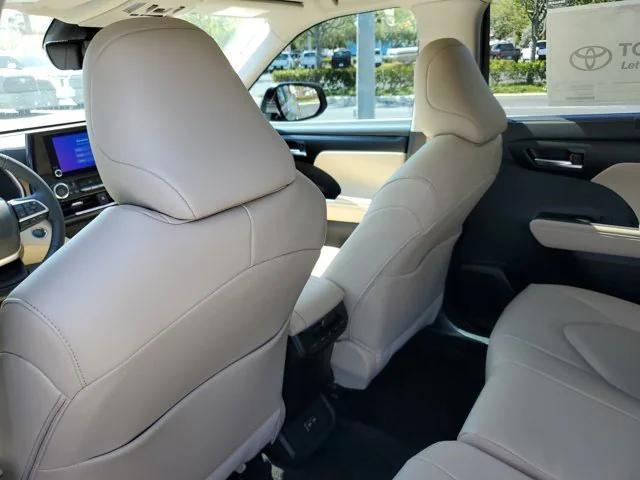 new 2025 Toyota Highlander car, priced at $46,043