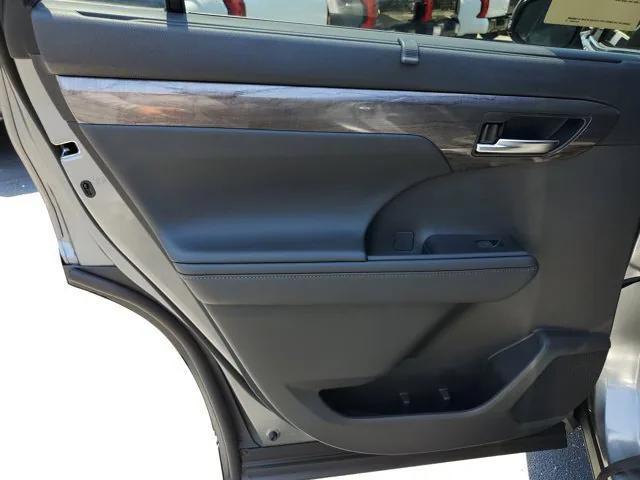 new 2025 Toyota Highlander car, priced at $50,616