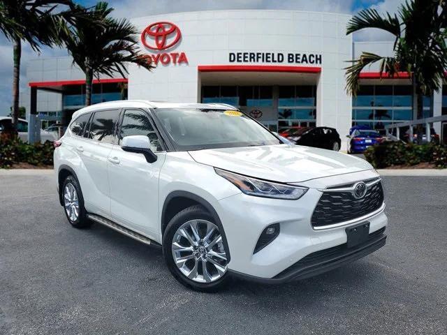 used 2022 Toyota Highlander car, priced at $35,800