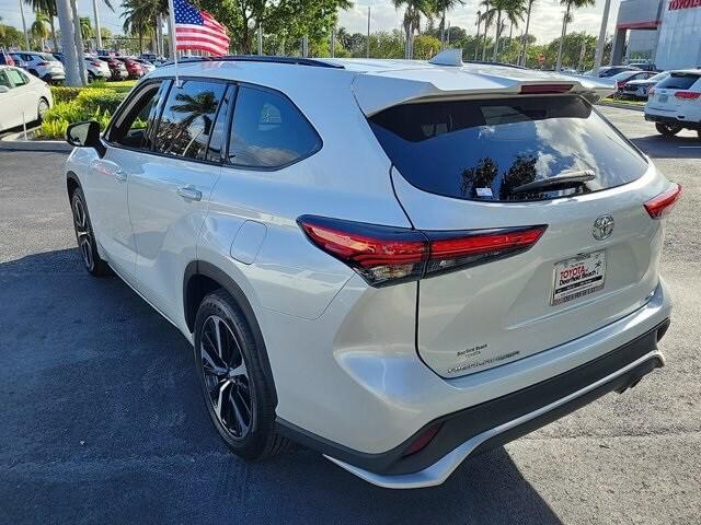 used 2022 Toyota Highlander car, priced at $36,995