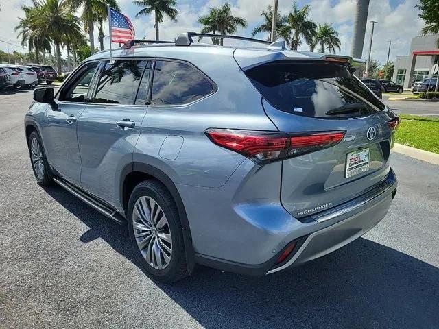 used 2021 Toyota Highlander Hybrid car, priced at $30,245