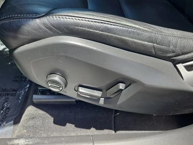 used 2023 Volvo XC60 Recharge Plug-In Hybrid car, priced at $33,895