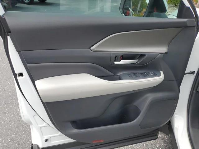new 2025 Toyota Highlander Hybrid car, priced at $48,341