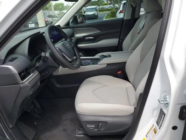 new 2025 Toyota Highlander Hybrid car, priced at $48,341
