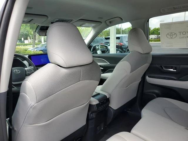new 2025 Toyota Highlander Hybrid car, priced at $48,341