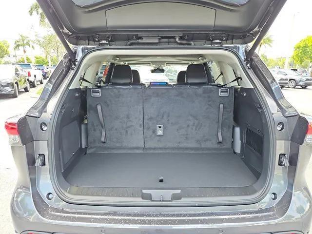 new 2025 Toyota Highlander car, priced at $49,745