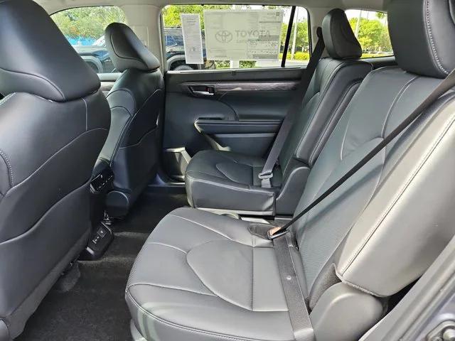 new 2025 Toyota Highlander car, priced at $49,745