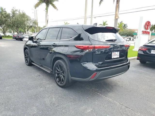 used 2022 Toyota Highlander car, priced at $32,993