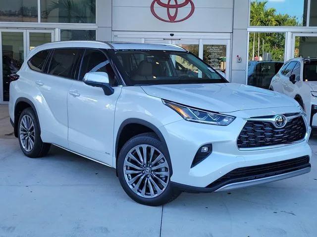 new 2025 Toyota Highlander Hybrid car, priced at $55,577