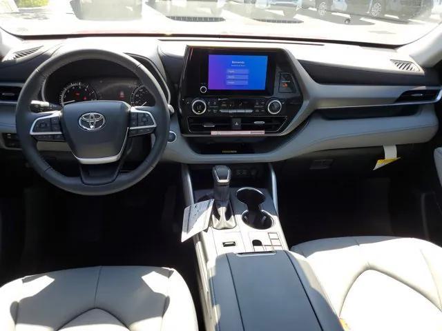 new 2025 Toyota Highlander car, priced at $43,246