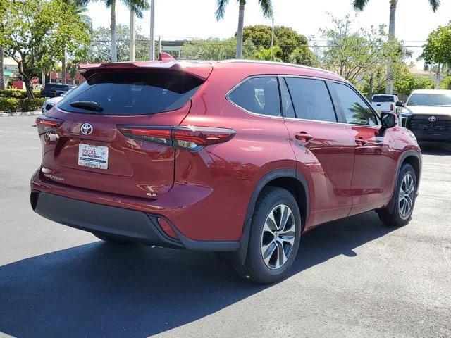 new 2025 Toyota Highlander car, priced at $43,246
