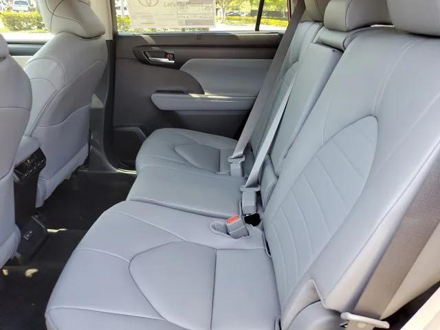 new 2025 Toyota Highlander car, priced at $43,246