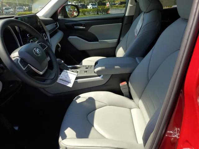 new 2025 Toyota Highlander car, priced at $43,246