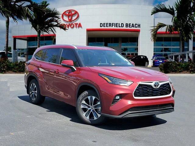 new 2025 Toyota Highlander car, priced at $46,043