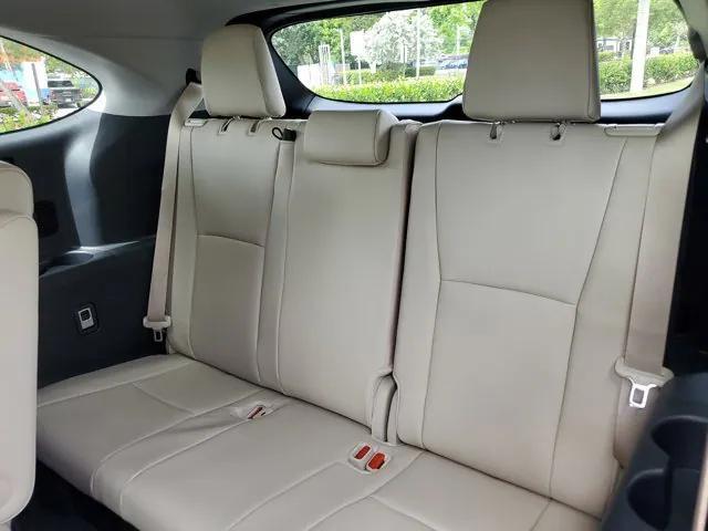 new 2025 Toyota Highlander Hybrid car, priced at $54,073