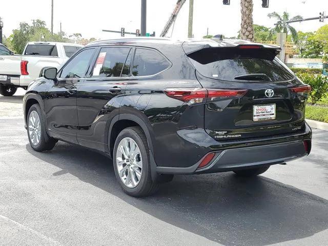new 2025 Toyota Highlander Hybrid car, priced at $54,073