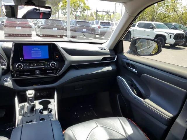 used 2023 Toyota Highlander Hybrid car, priced at $39,695