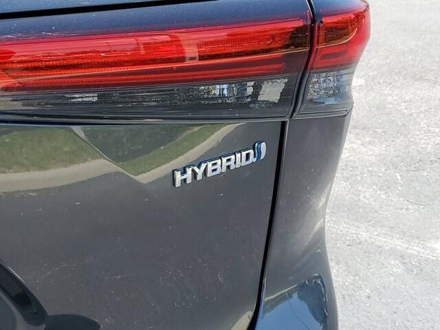 used 2023 Toyota Highlander Hybrid car, priced at $39,695