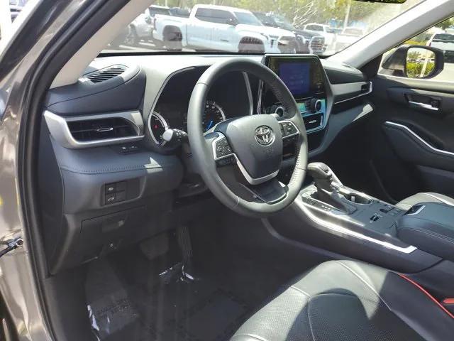 used 2023 Toyota Highlander Hybrid car, priced at $39,695