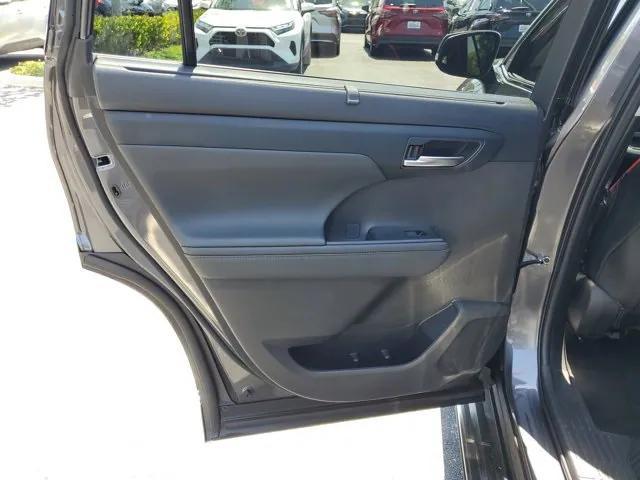 used 2023 Toyota Highlander Hybrid car, priced at $39,695