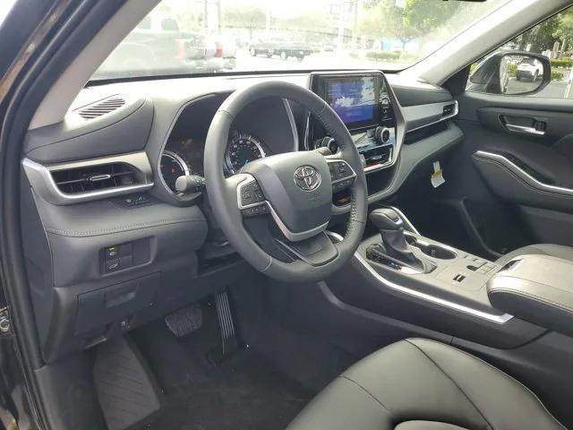 new 2026 Toyota Highlander Hybrid car, priced at $46,683